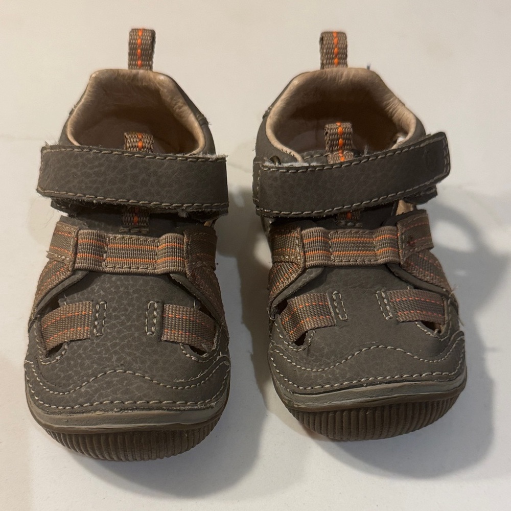 Stride rite Stylish Kids Brown Sandals with Adjustable Straps